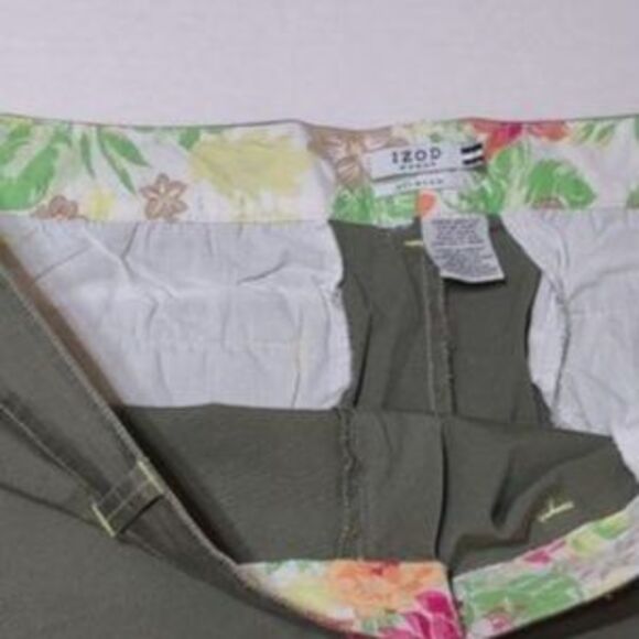 Izod Women Stretch Waist Shorts Olive Green Waist 22 in - Picture 8 of 9